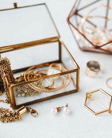 HOW TO CLEAN YOUR JEWELLERY